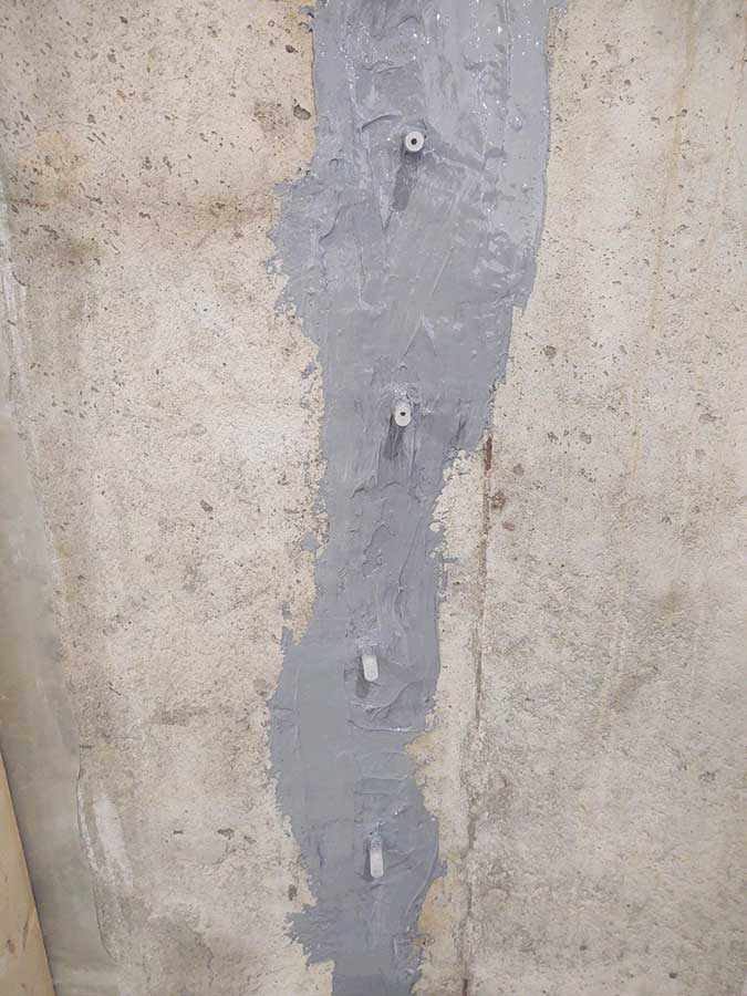 Driveway concrete crack repair project in Toronto
