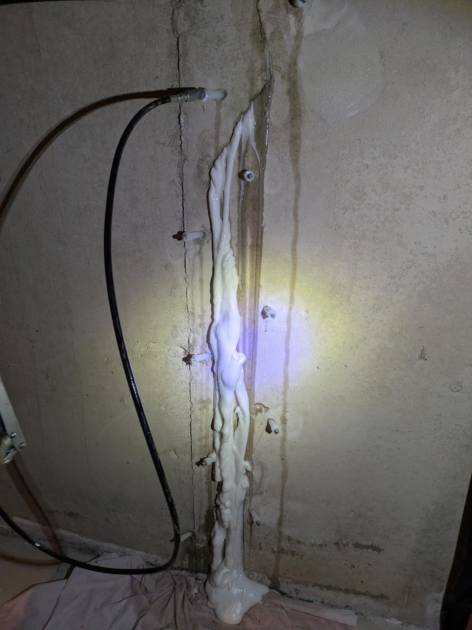 Concrete crack waterproofing injection repair